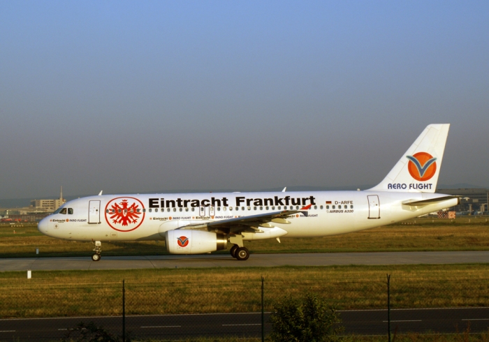 Flugzeugtyp: A320-200, Fluggesellschaft: Aero Flight (GV/ARF), Kennzeichen: D-ARFE, Flughafen: Frankfurt am Main, Datum: 31.August 2005, Bild: Steffen Remmel