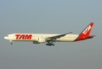 Flugzeugtyp: B777-300, Fluggesellschaft: TAM (KK/TAM), Kennzeichen: PT-MUA, Flughafen: Frankfurt am Main, Datum: 23.Dezember 2008, Bild: Steffen Remmel